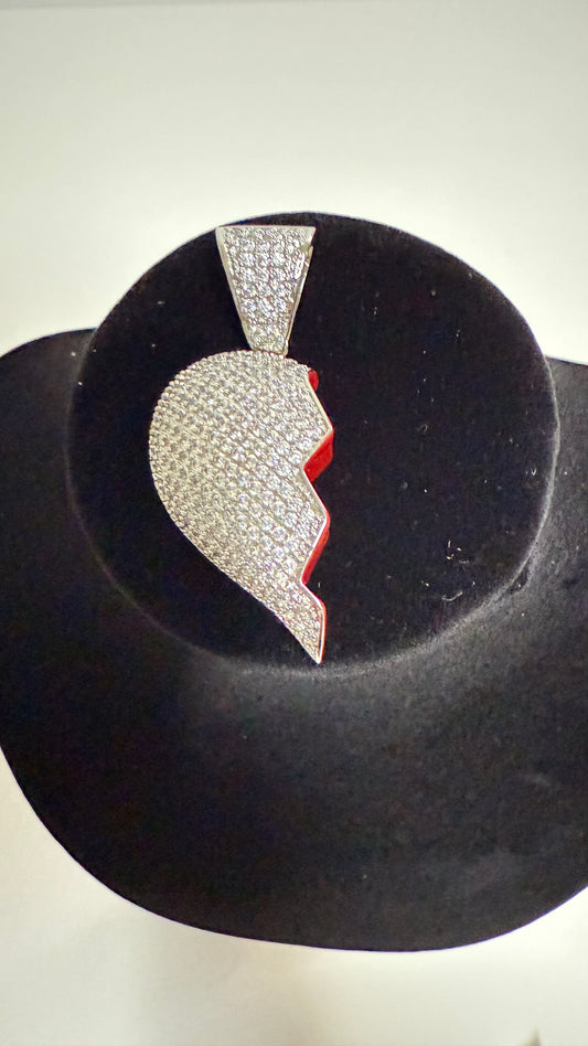 Broken heart pendant/Silver