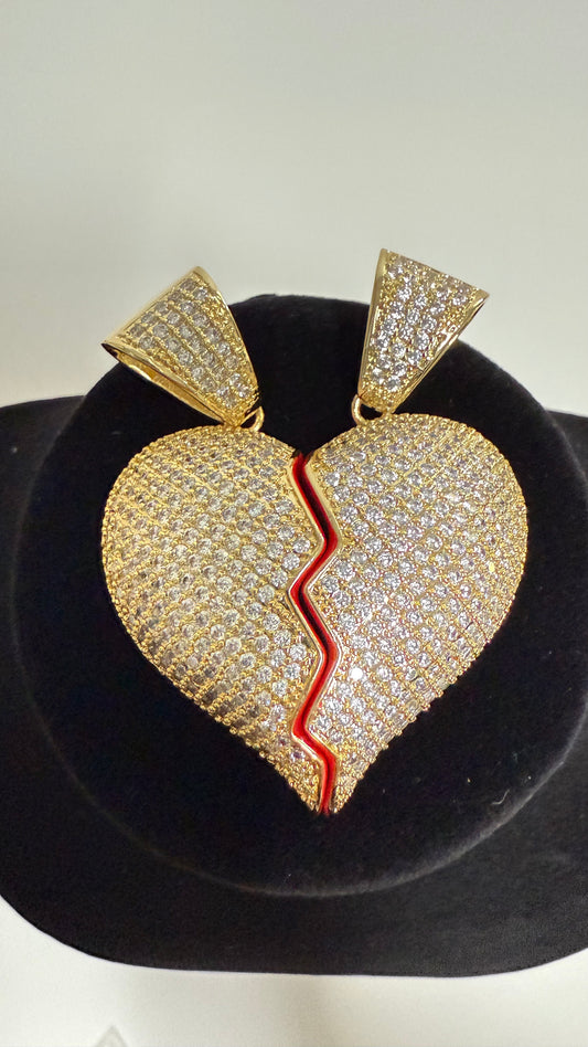 Broken heart pendant/Gold Plated